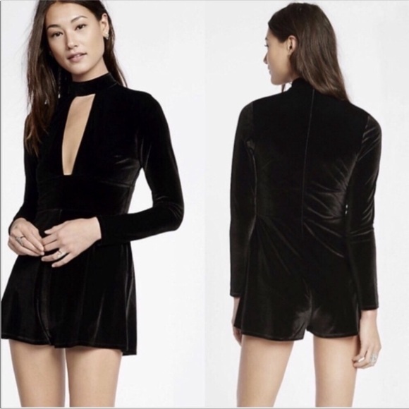 Black velvet long sleeve romper from express S - Picture 1 of 8